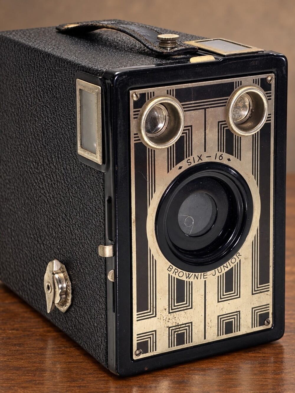 Kodak Six-16 Brownie Box Camera Art Deco Faceplate 616 Film Vintage 1938 V34